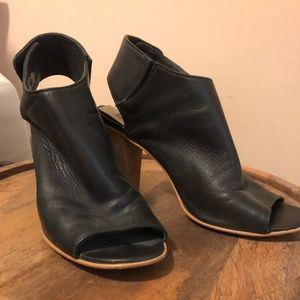 Steve Madden leather heels